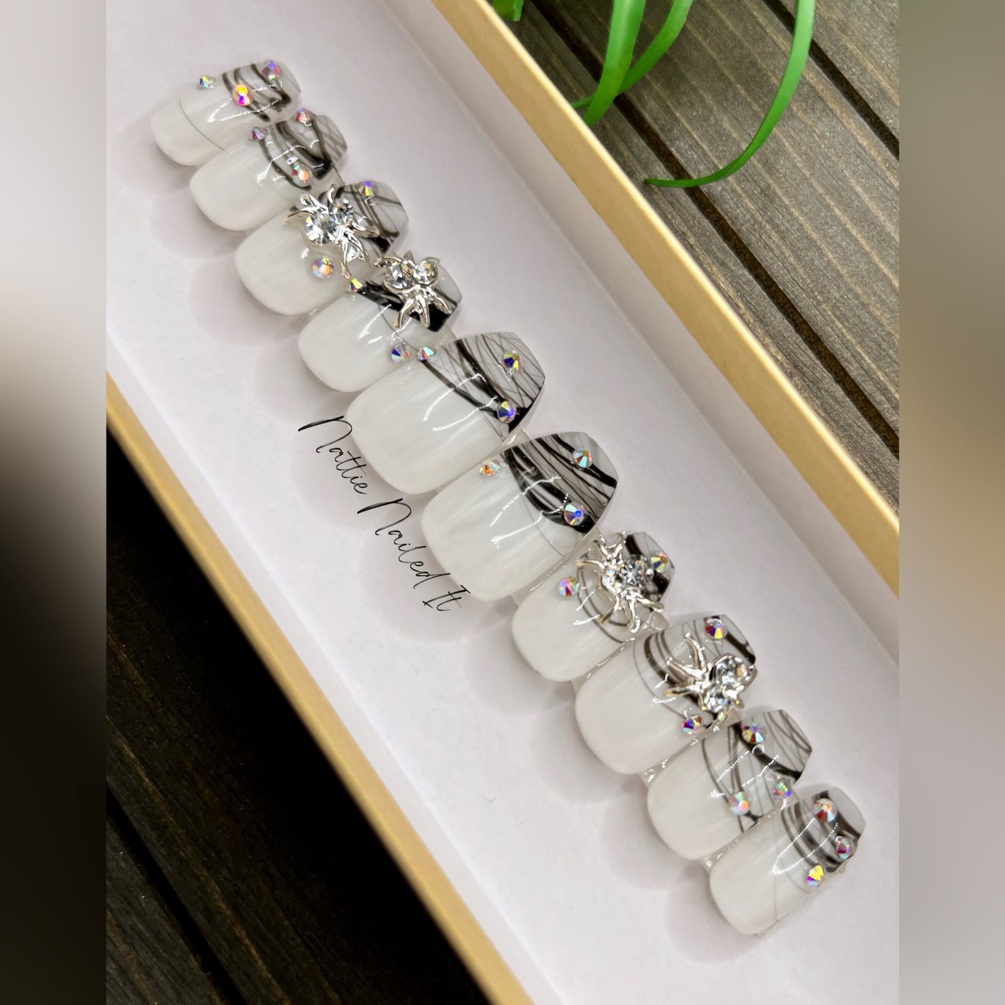 Tangled Web Press On Nails