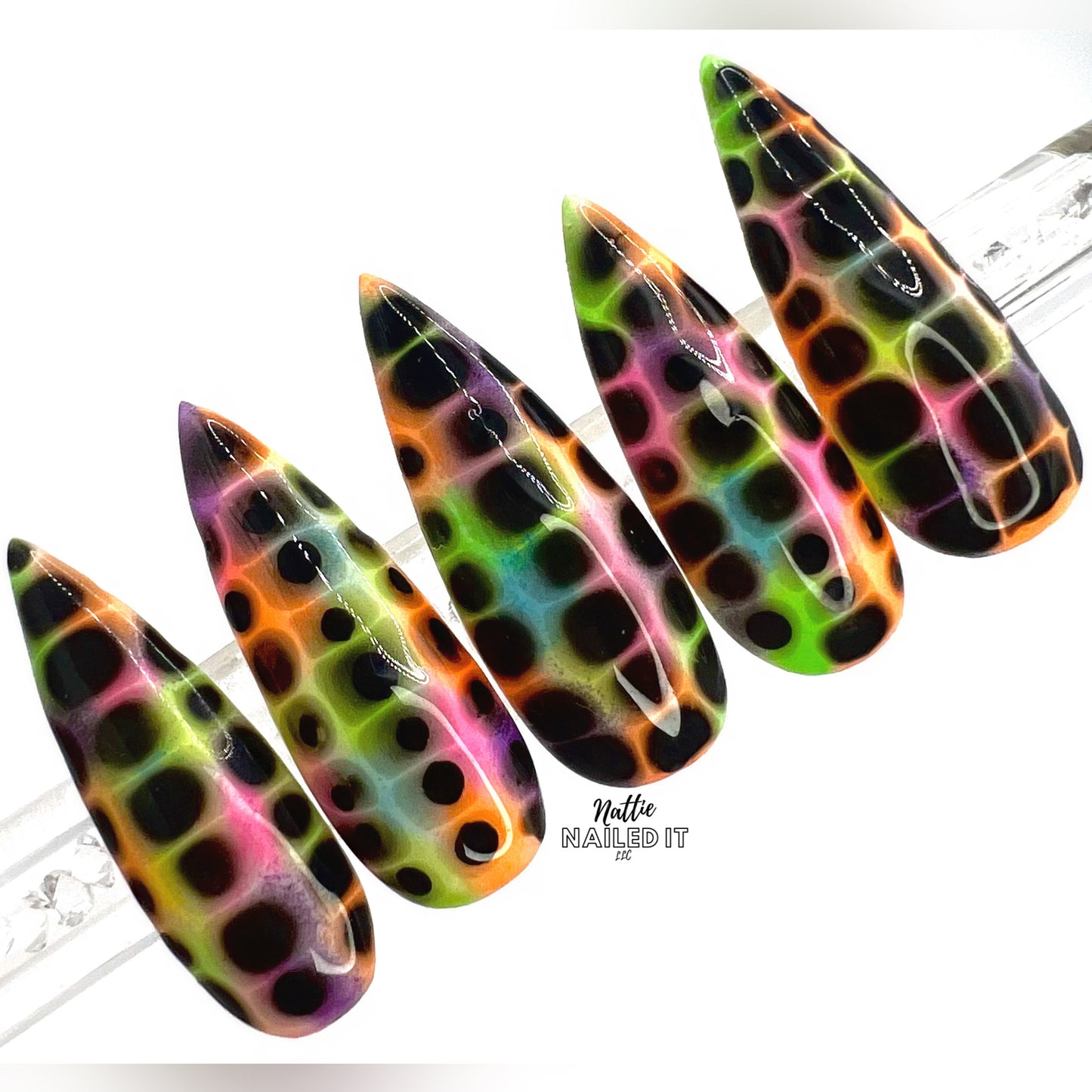Spotty Reception Press On Nails